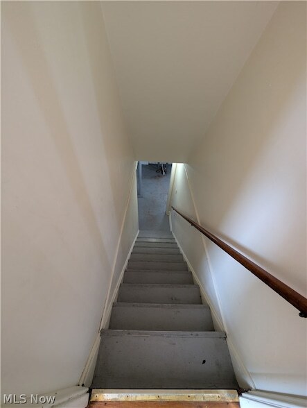 Building Photo - 637 E Wilbeth Rd