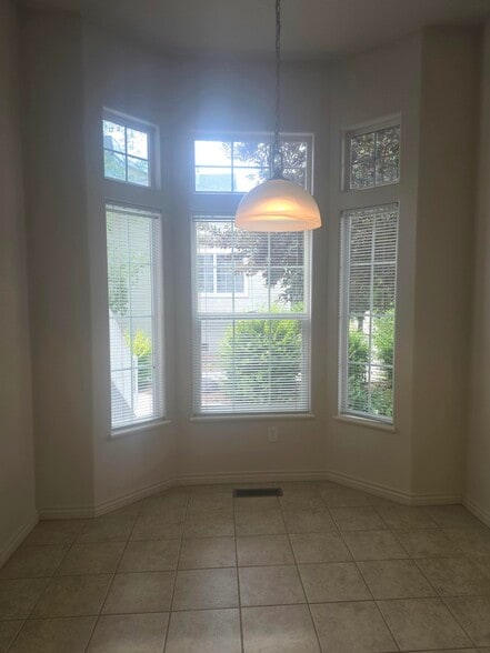 Building Photo - 772 Glen Ct