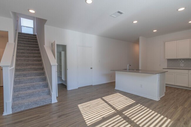 Building Photo - 3101 Windy Vane Dr