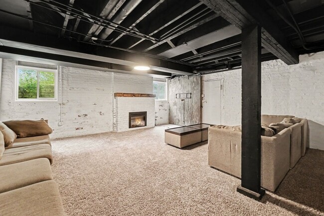 Building Photo - 2818 N 45th St