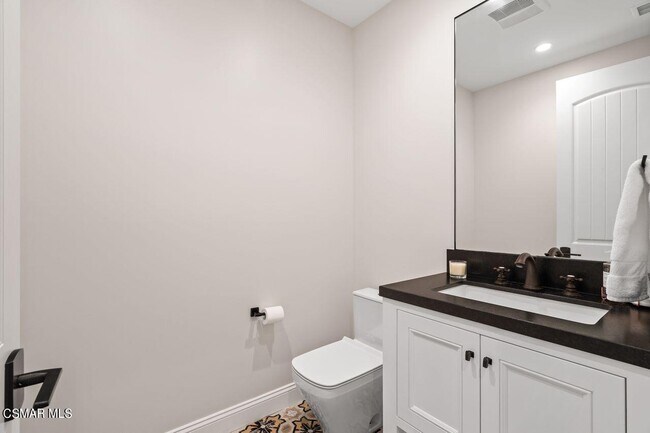 Building Photo - 12727 Landale St