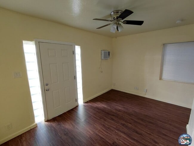 Building Photo - 1111 E St