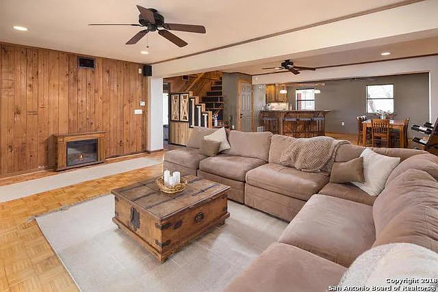 Building Photo - 515 Wimberley Oaks Dr