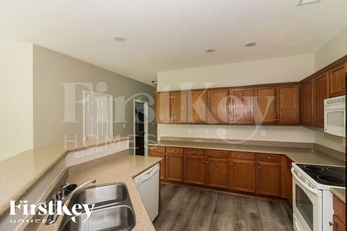 Building Photo - 5845 Peterson Ridge Ln
