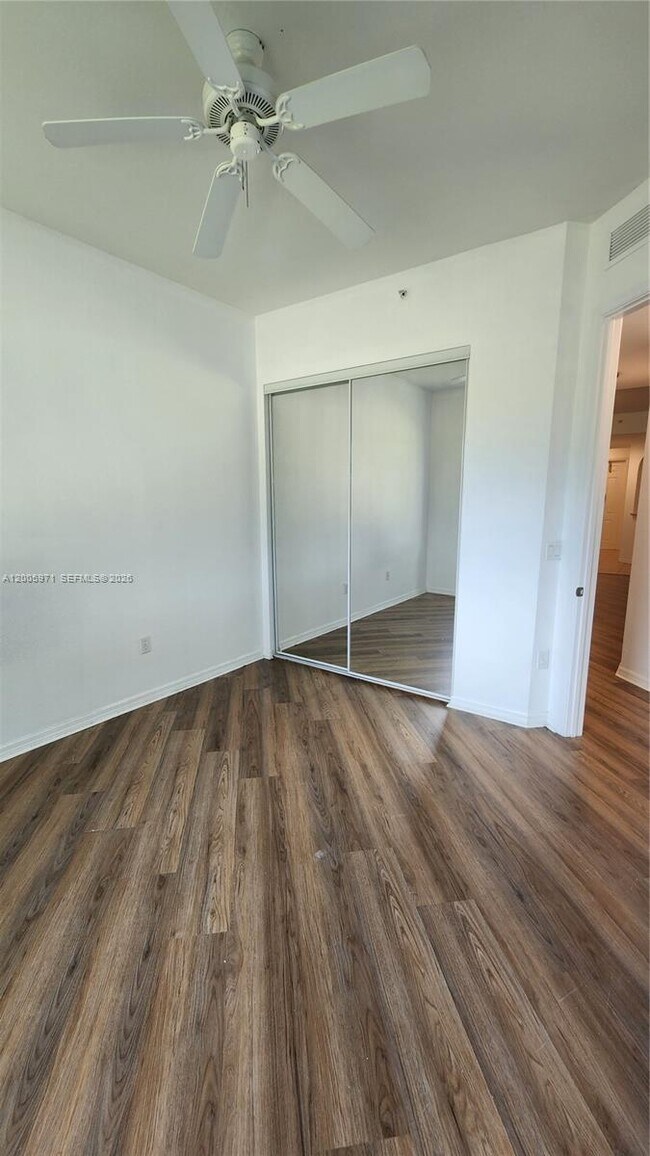Building Photo - 3600 Oaks Clubhouse Dr