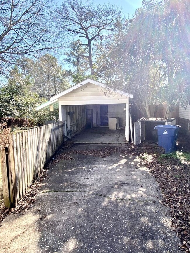 Building Photo - South Highlands Bungalow for Lease | 71104...