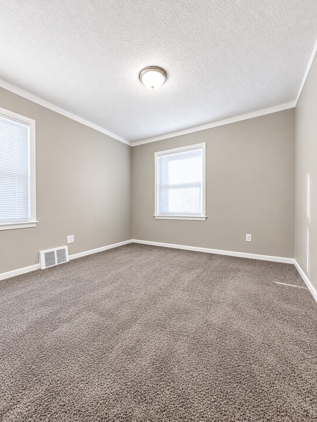 Building Photo - 17712 Lenore Ave
