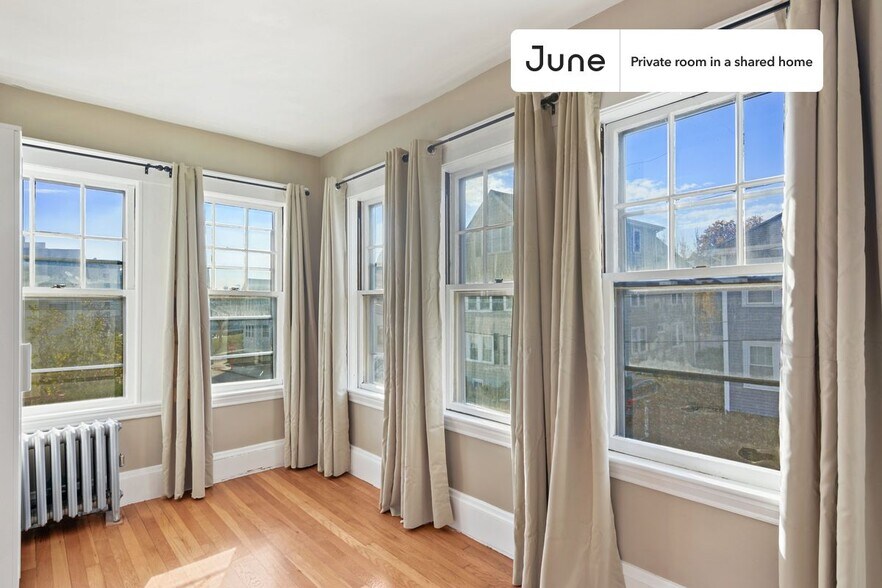 Building Photo - Room in Shared 6 bed/2 bath home