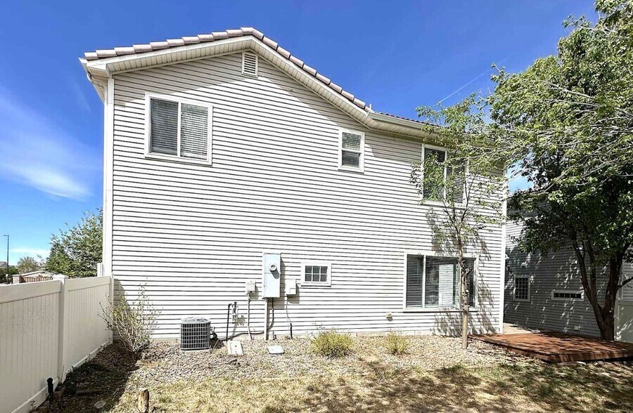 Building Photo - 4830 Flanders Way
