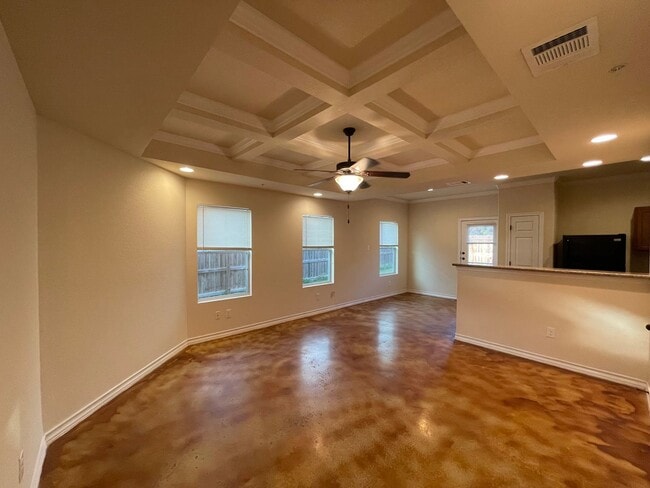Building Photo - Town home for rent