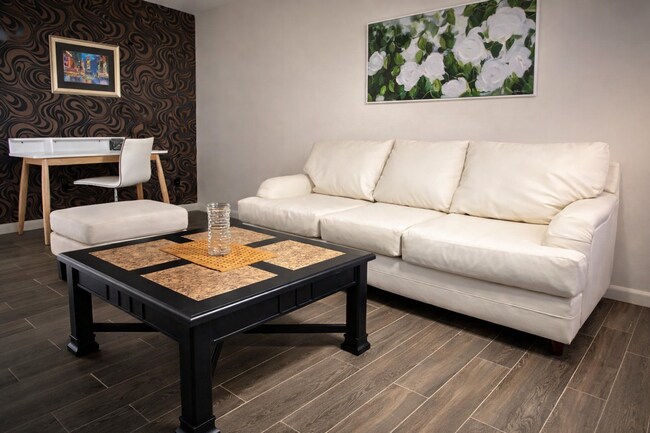 Building Photo - 1 Bed / 1 Bath – All Bills Paid, Washer & Dryer Included, Tile Floors, Pool & Prime Location!