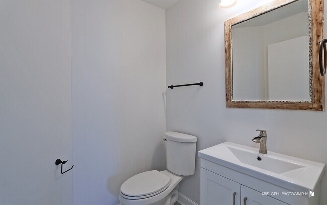 Building Photo - 211 Dogwood Ct