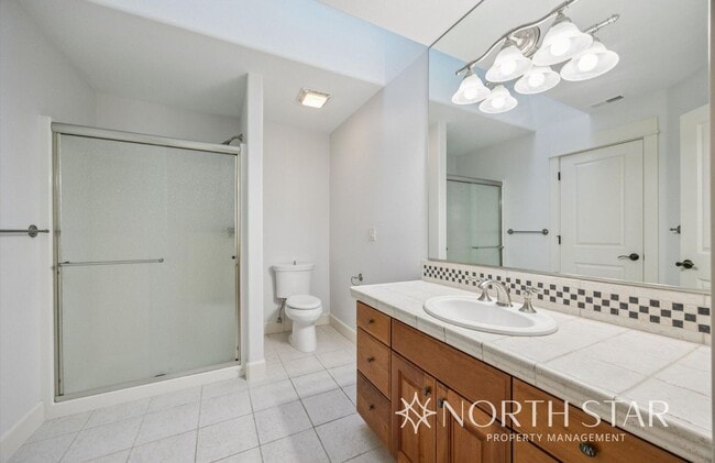 Building Photo - Stunning Bull Mountain Estate