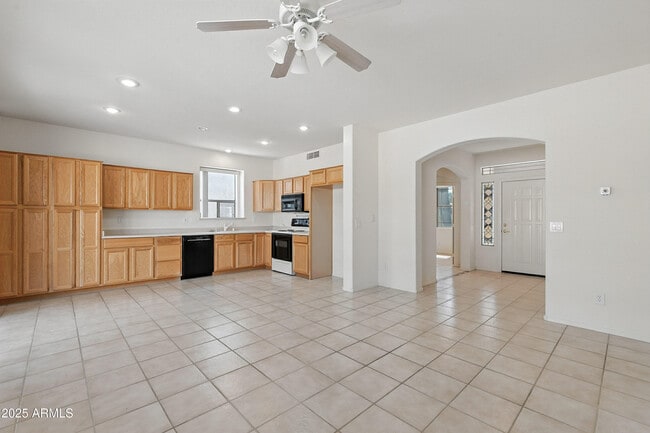 Building Photo - 17934 W Deneen Way