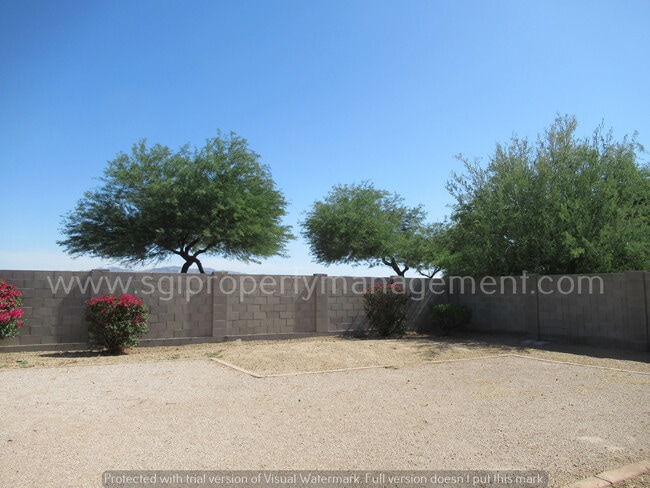 Building Photo - 25684 W Pleasant Ln