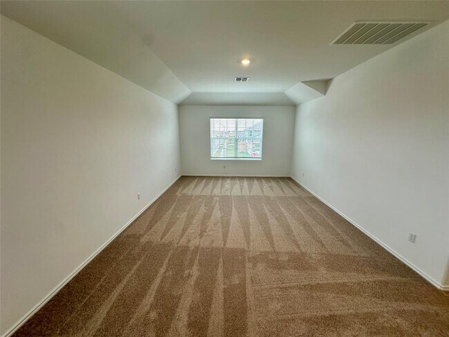 Building Photo - 610 Waterway Ave