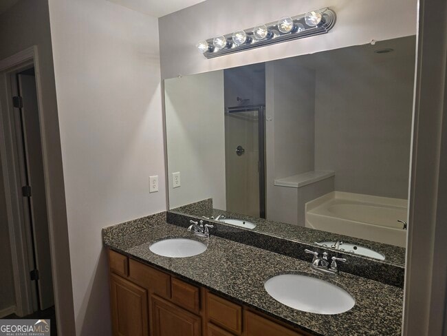 Building Photo - 1313 Stone Bay Dr SW