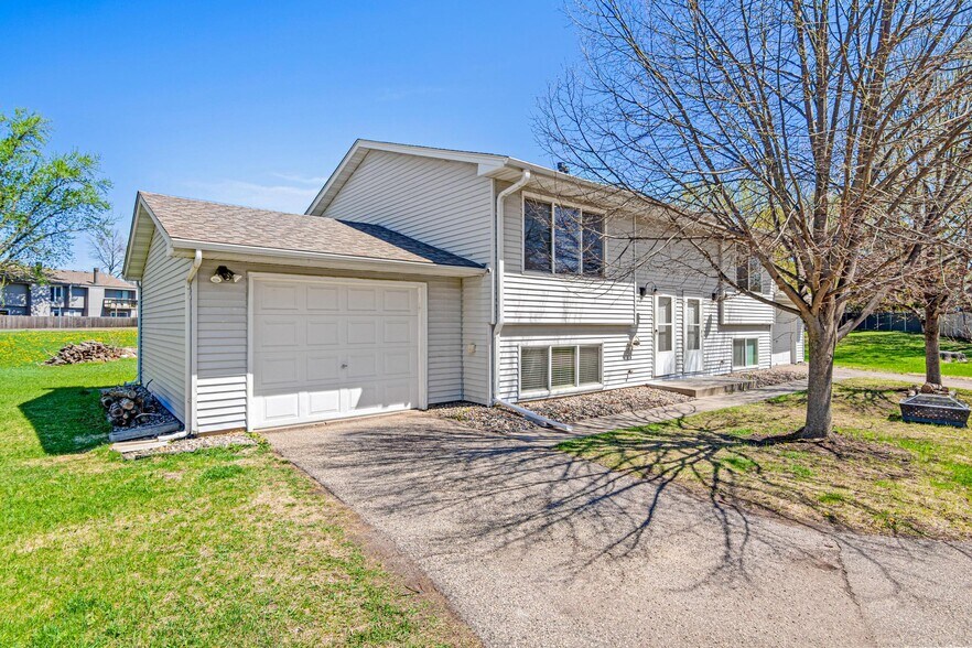 Building Photo - 3808 Lodestone Ln
