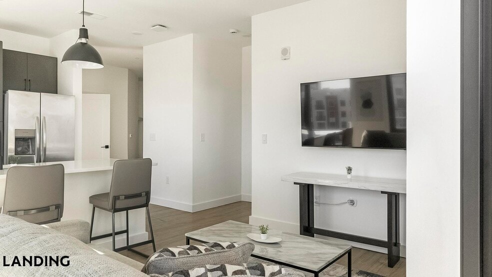 Building Photo - 1007 S Mint St