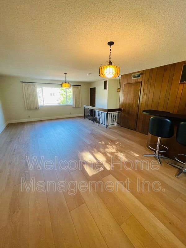 Building Photo - 3945 Euclid Ave