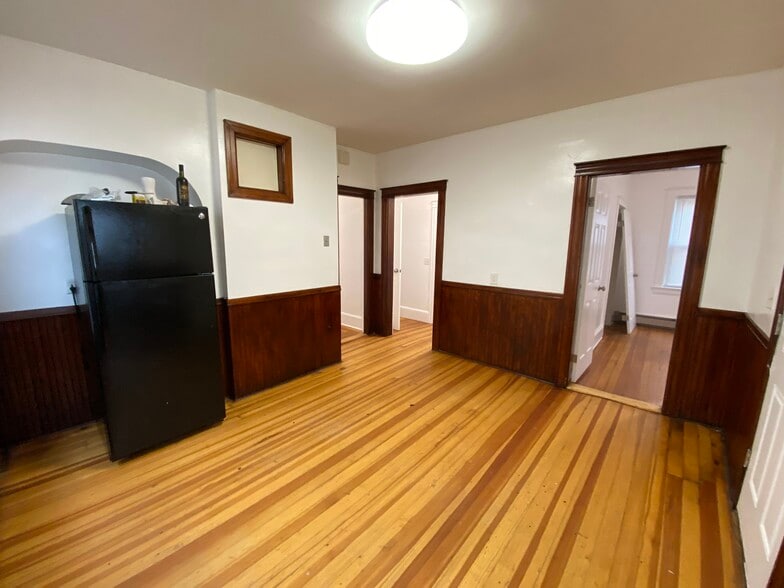 Building Photo - 61 Pembroke Ave