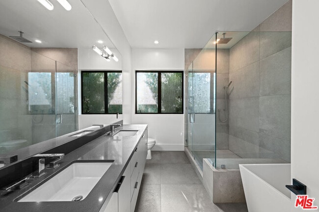 Building Photo - 1613 S Wooster St