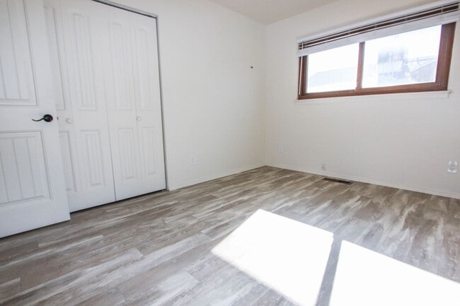 Building Photo - 3 Bedroom 2 bath in Diamond Valley