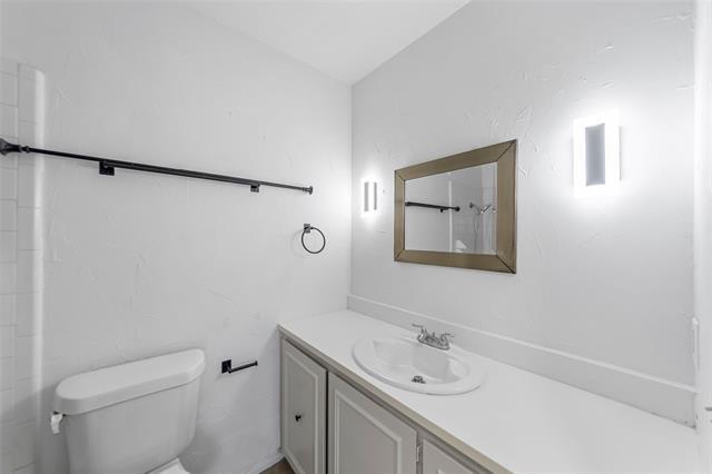 Building Photo - 3722 Hillsdale Ln