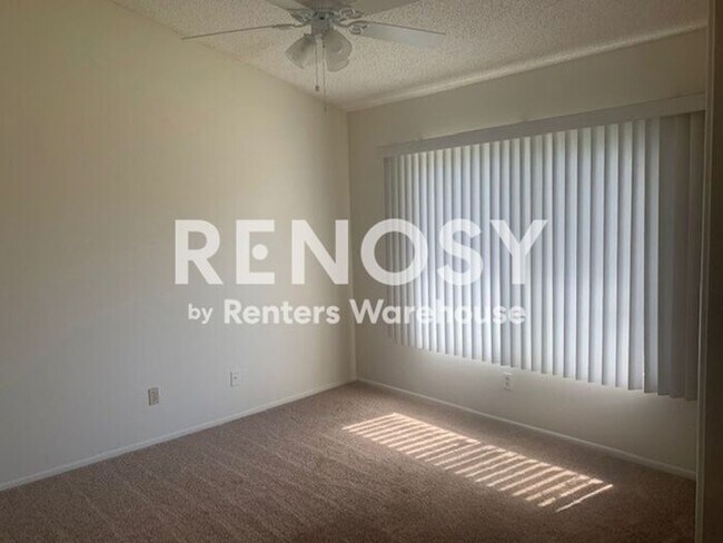 Building Photo - Ideal 2 BD/2 BA/2 CG Townhome with Community Pool Near Olive & 67th in Peoria!