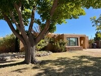 Building Photo - Northwest Living!