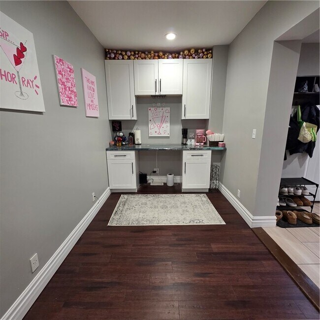 Building Photo - 149 Adam St