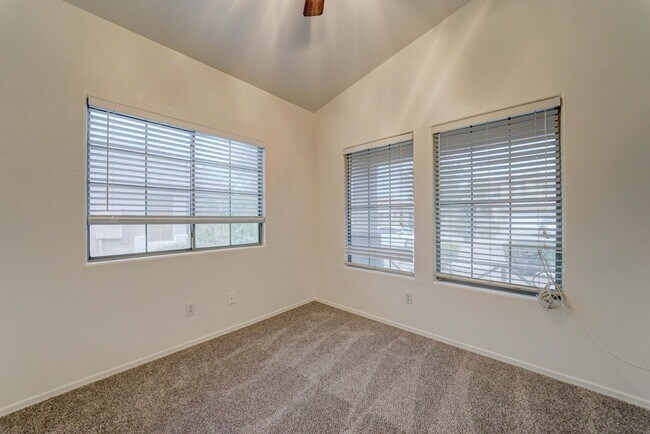 Building Photo - AVAILABLE NOW IN ESTRELLA MOUNTAIN RANCH!!!