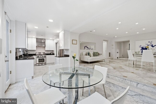 Building Photo - 3308 R St NW