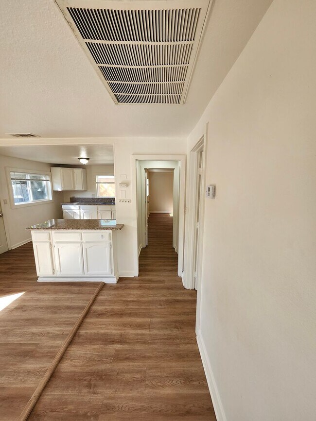 Building Photo - 1977 N F St