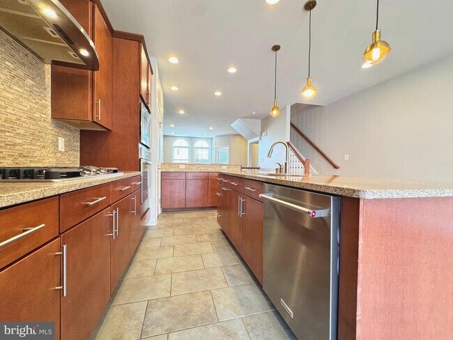 Building Photo - 20649 Duxbury Terrace
