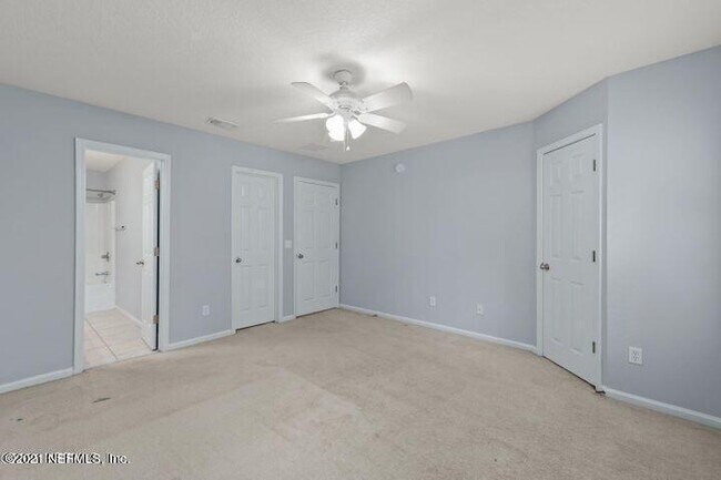 Building Photo - 631 Scrub Jay Dr