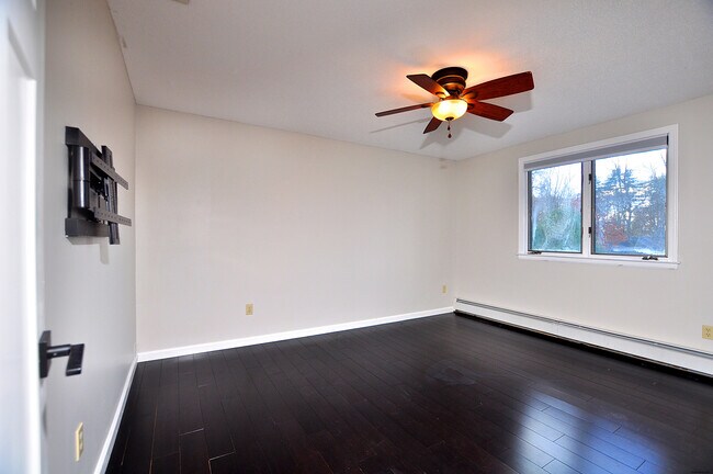 Building Photo - 16 Virginia Ln