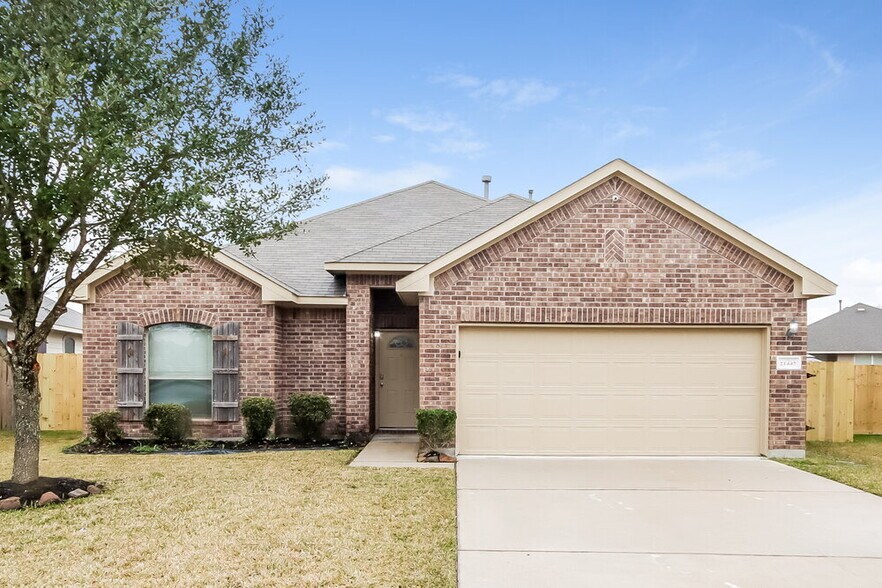 Primary Photo - 21447 Sullivan Forest Dr