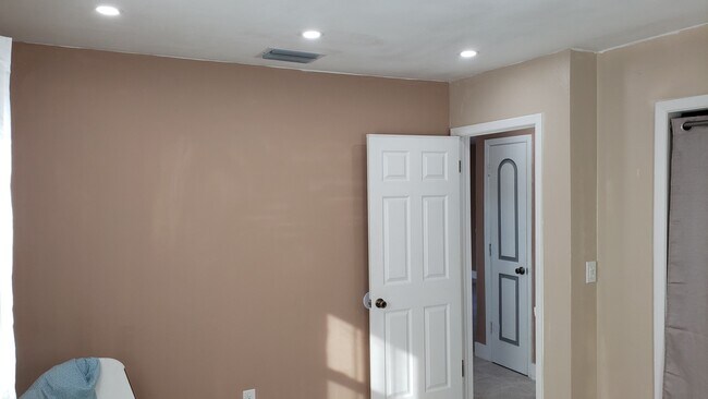 Building Photo - 651 16th St NW