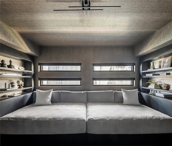 Building Photo - 1040 Biscayne Blvd