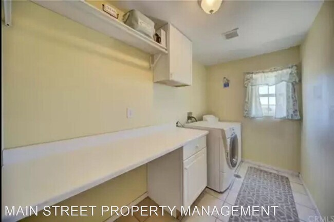 Building Photo - 6 br, 5 bath House - 24450 Malaga Rd