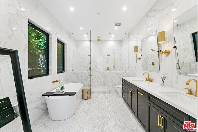 Building Photo - 5911 Beckford Ave