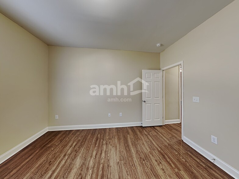 Building Photo - 24 Lakewood Ct NW