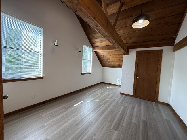 Building Photo - 17503 30th Ln N