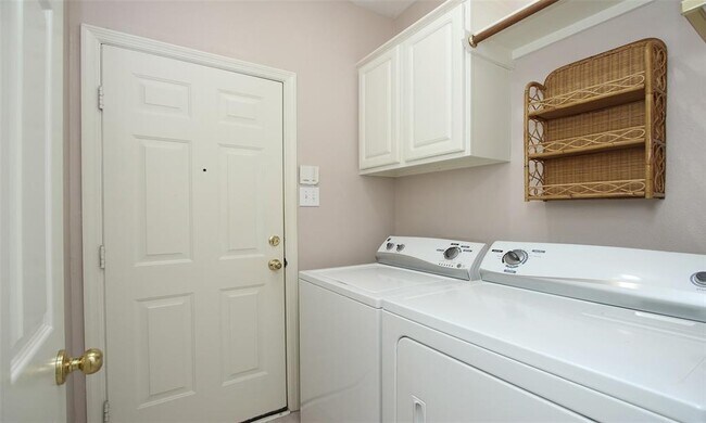 Building Photo - 130 N Magnolia Pond Pl