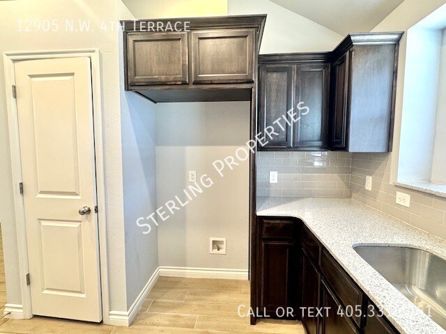 Building Photo - 12905 NW 4th Terrace