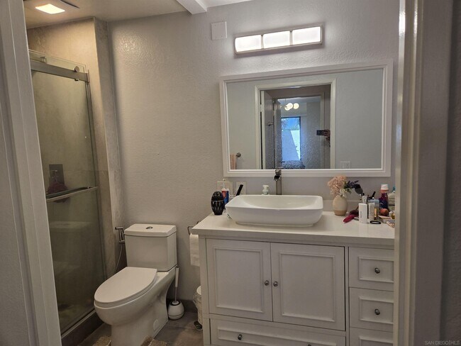 Building Photo - 4064 Crystal Dawn Ln