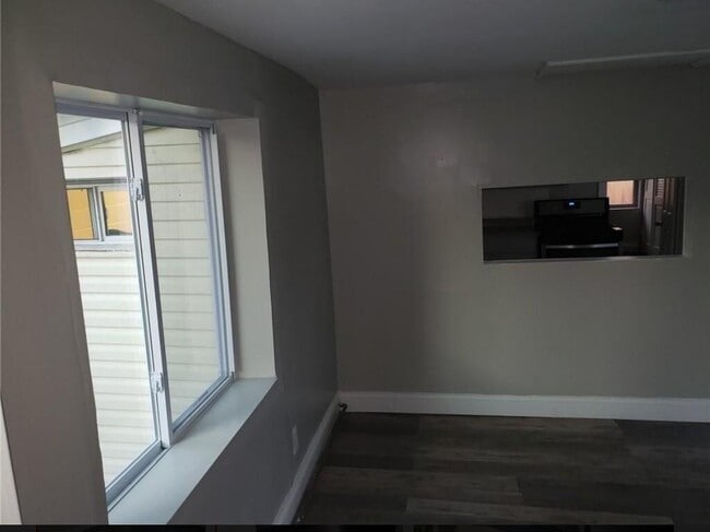 Building Photo - 1408 Harding Park