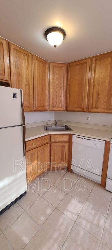 Building Photo - 1811 Key Blvd