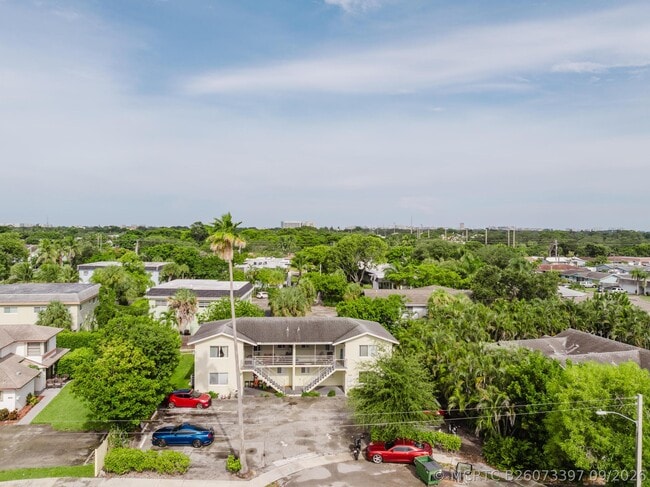 Building Photo - 1220 NW 16th Ave